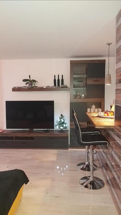 Apartman Navrchu เบรซโน ภายนอก รูปภาพ