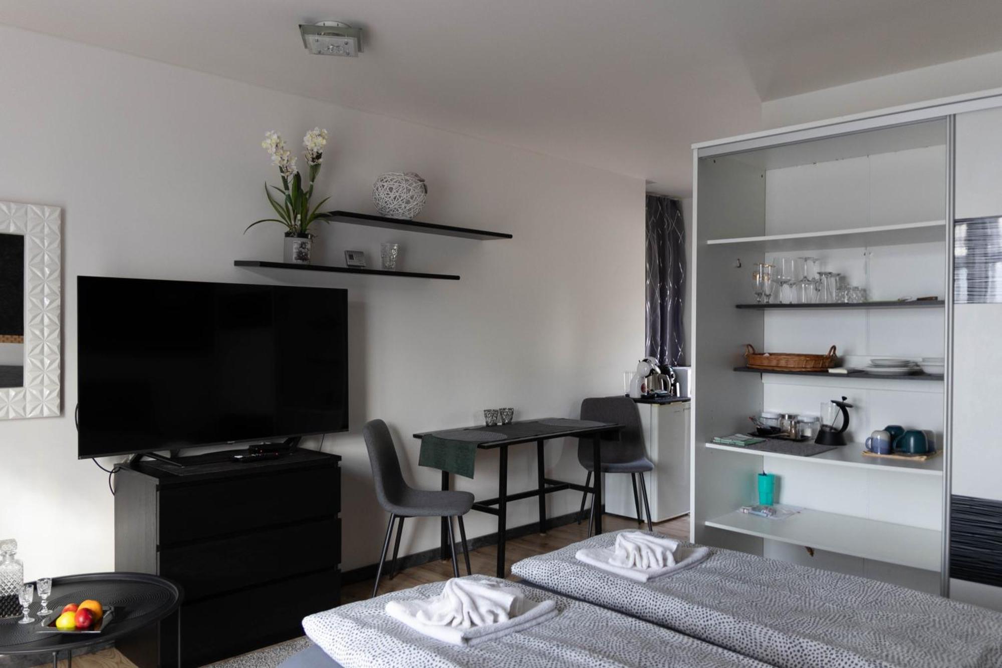 Apartman Navrchu เบรซโน ภายนอก รูปภาพ