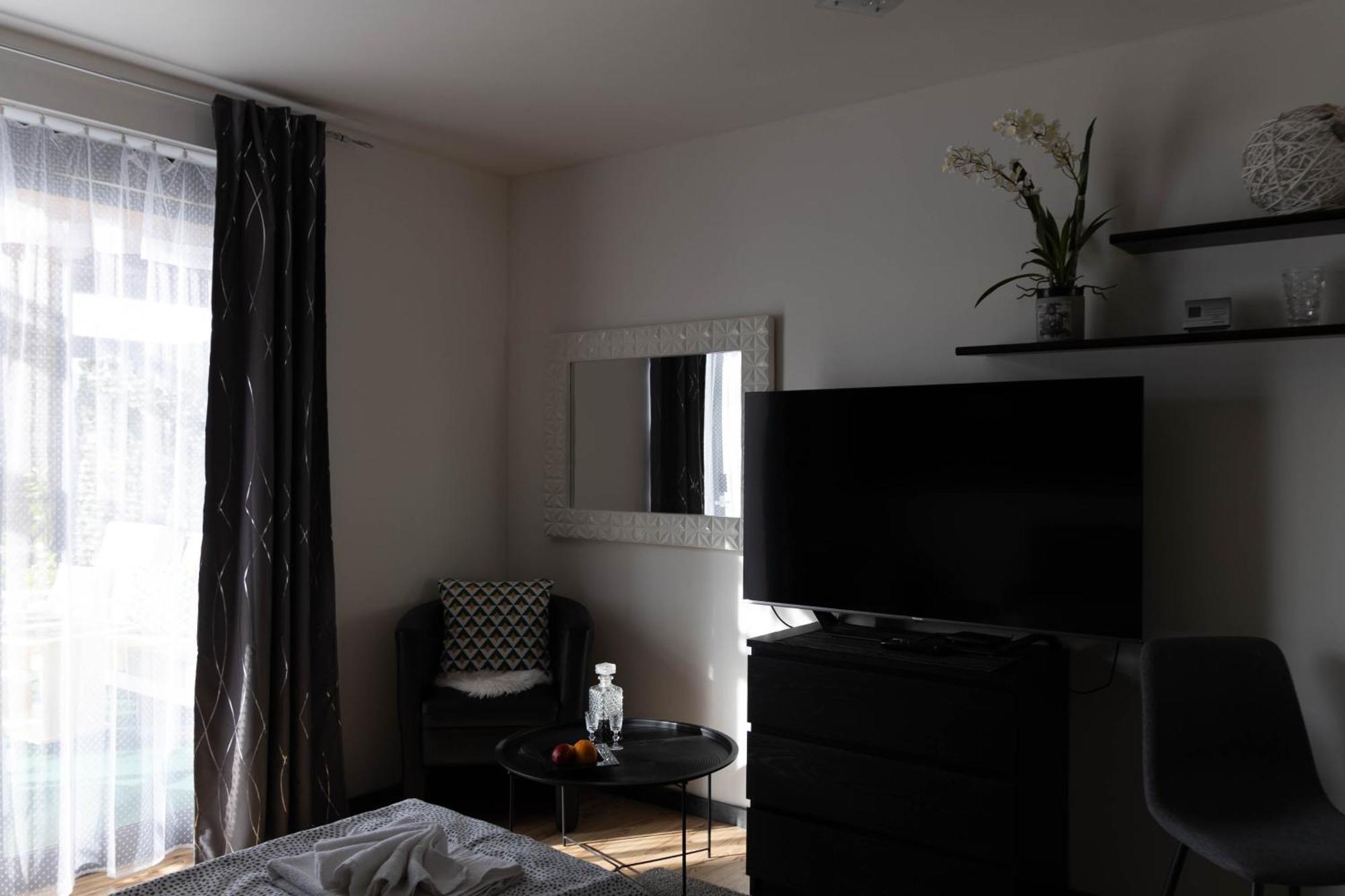 Apartman Navrchu เบรซโน ภายนอก รูปภาพ