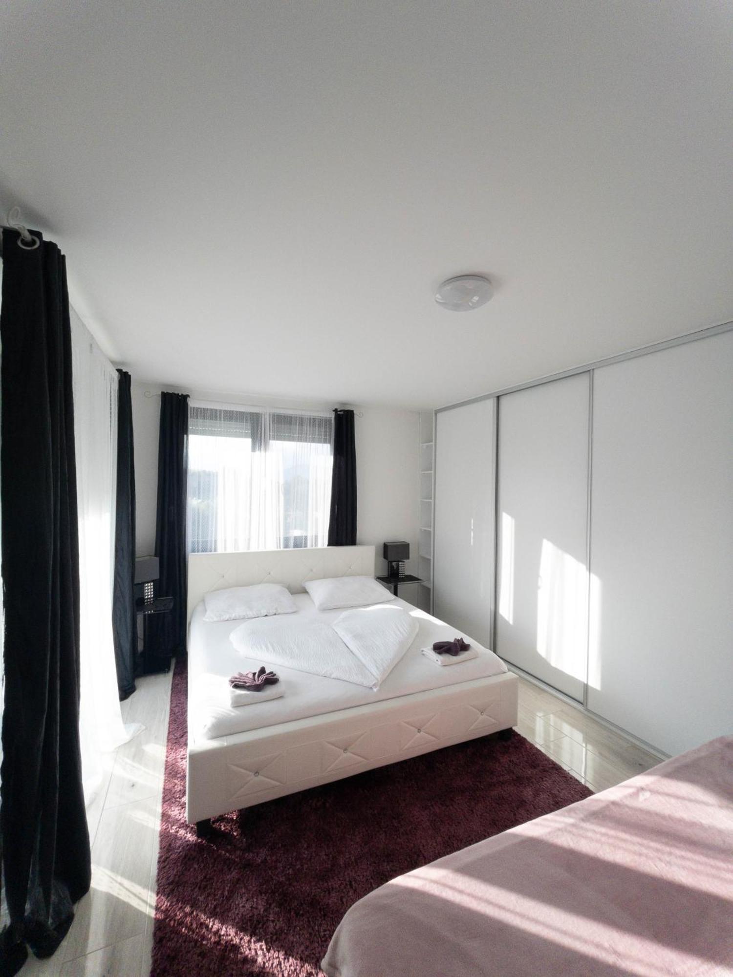 Apartman Navrchu เบรซโน ภายนอก รูปภาพ